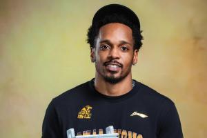 比赛视频直播-杨毅谈男篮归化：咱们国家不接受双国籍 让一美国人退籍难度太大