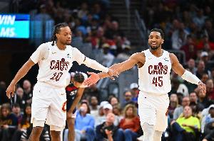 APP下载-骑士对阵尼克斯先发：加兰&amp;米切尔&amp;莫布里VS唐斯&amp;哈特&amp;大桥